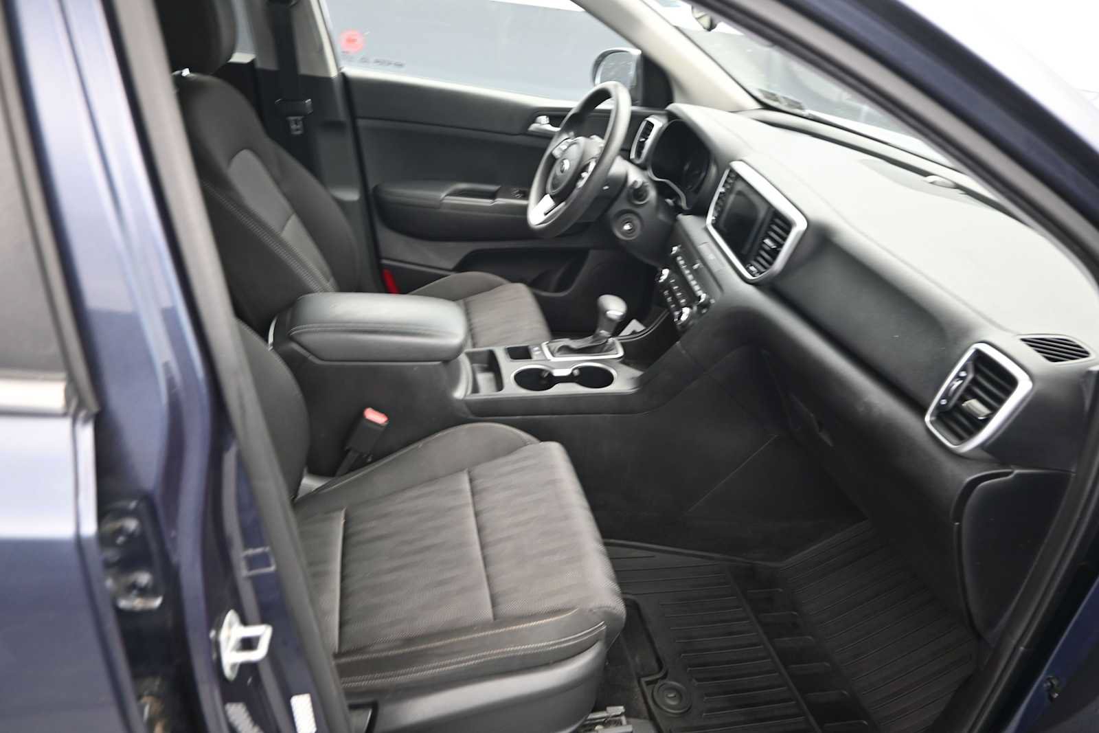 Used 2020 Kia Sportage LX FWD image 25