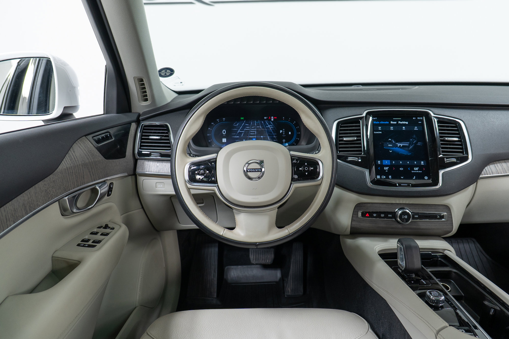 Certified 2023 Volvo XC90 B6 Plus w/ Protection Package Premier image 17