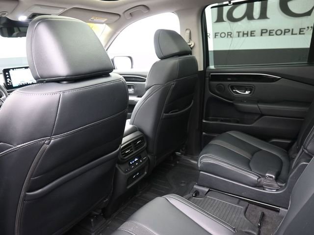 Used 2023 Honda Pilot Touring image 25