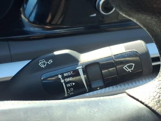 Used 2023 Kia K5 LXS image 16