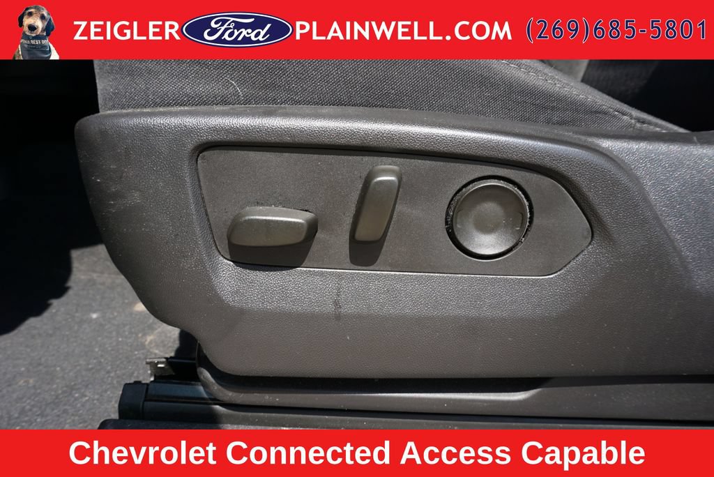 Used 2023 Chevrolet Silverado 1500 LT AWD/4WD image 18