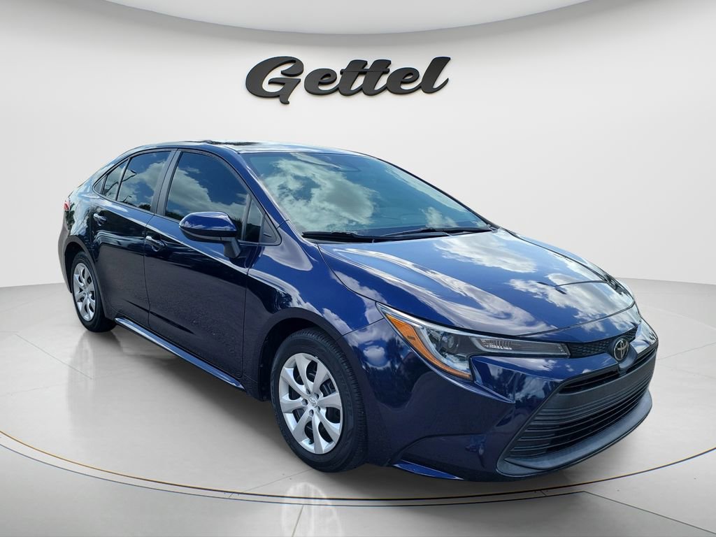 Certified 2023 Toyota Corolla LE image 2