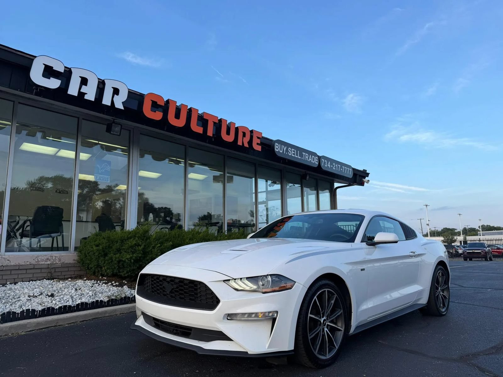 Used 2018 Ford Mustang Coupe w/ Equipment Group 101A RWD image 1