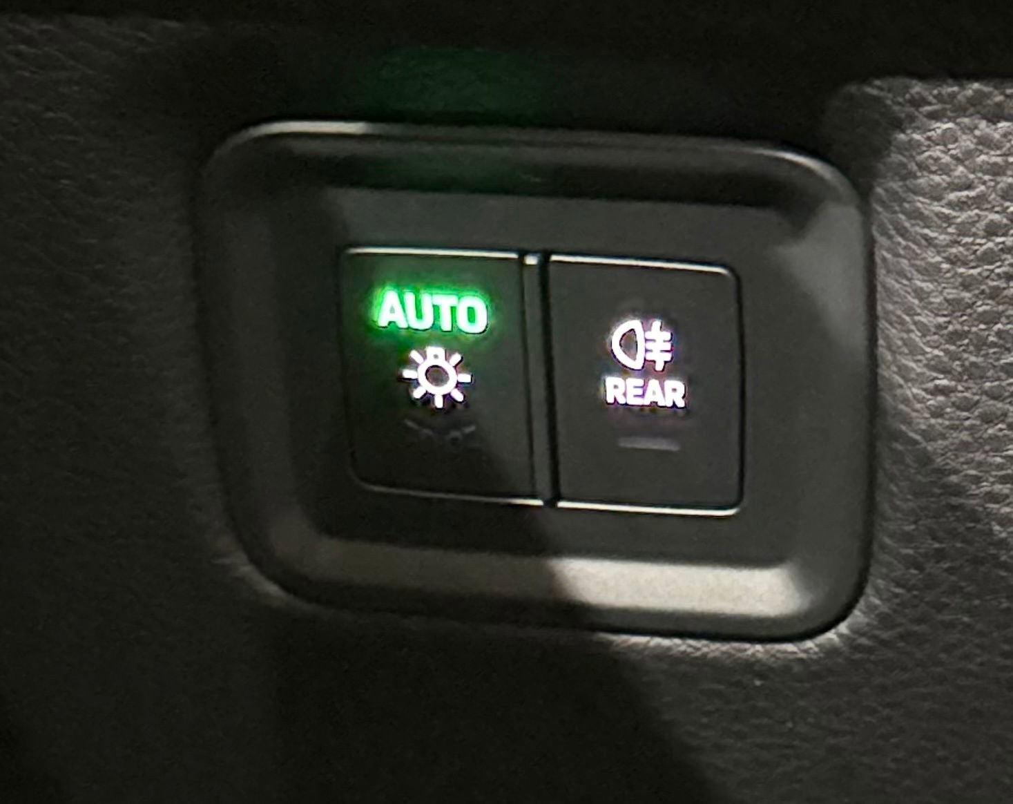 Used 2025 Porsche Cayenne Coupe image 73