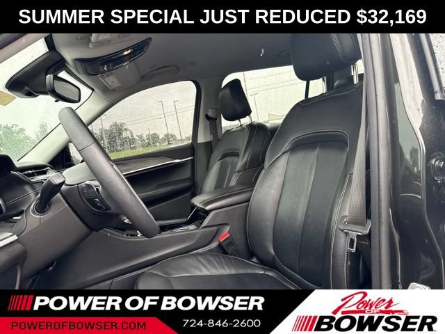 Used 2023 Jeep Grand Cherokee L Limited w/ Black Appearance Package AWD/4WD video 2