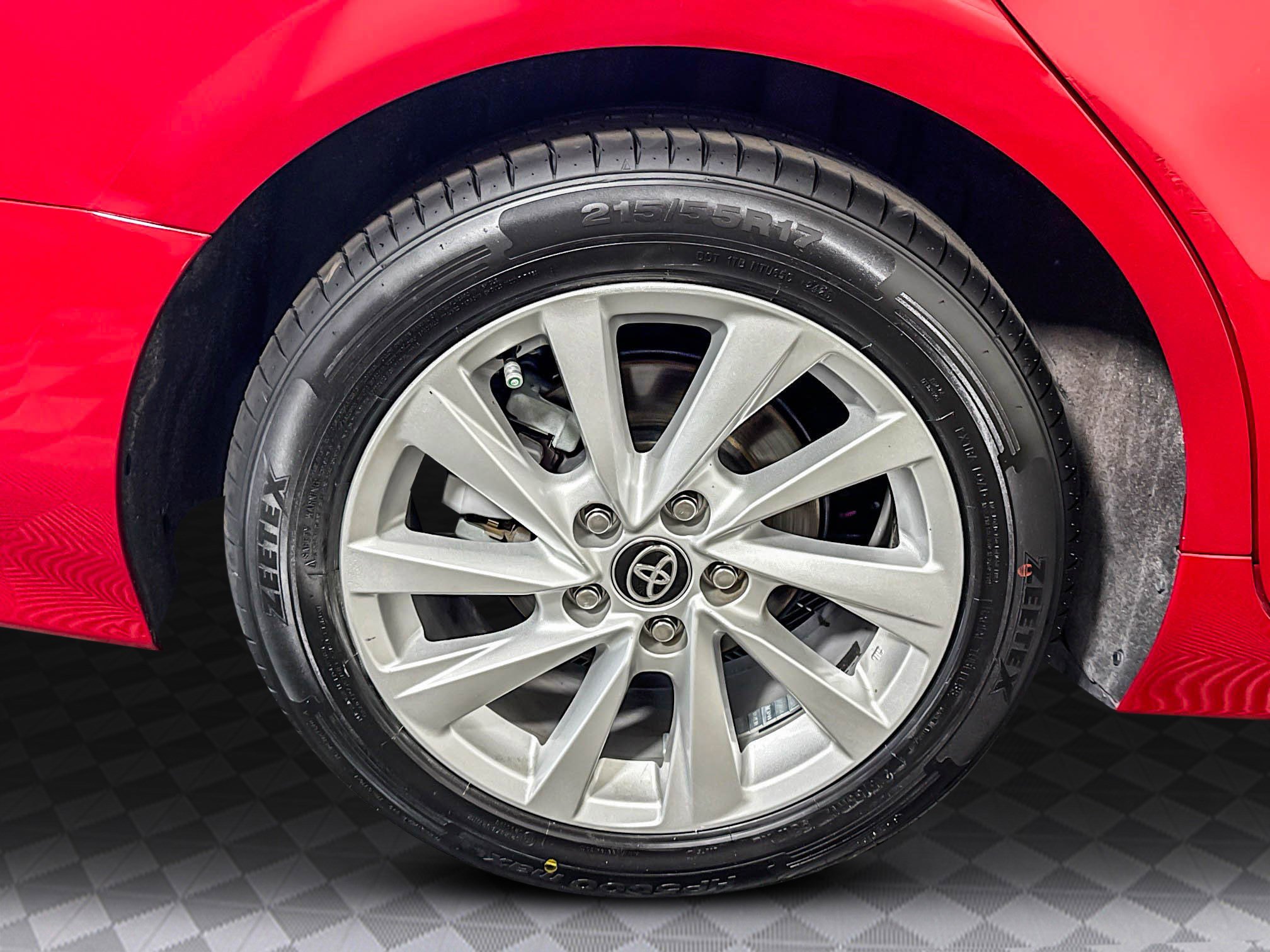 Used 2024 Toyota Camry LE image 32