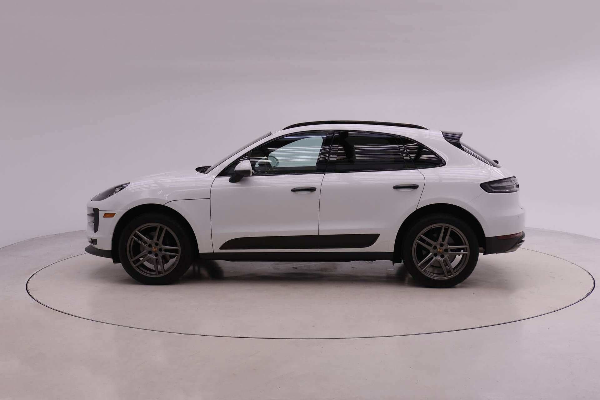 Used 2020 Porsche Macan image 2
