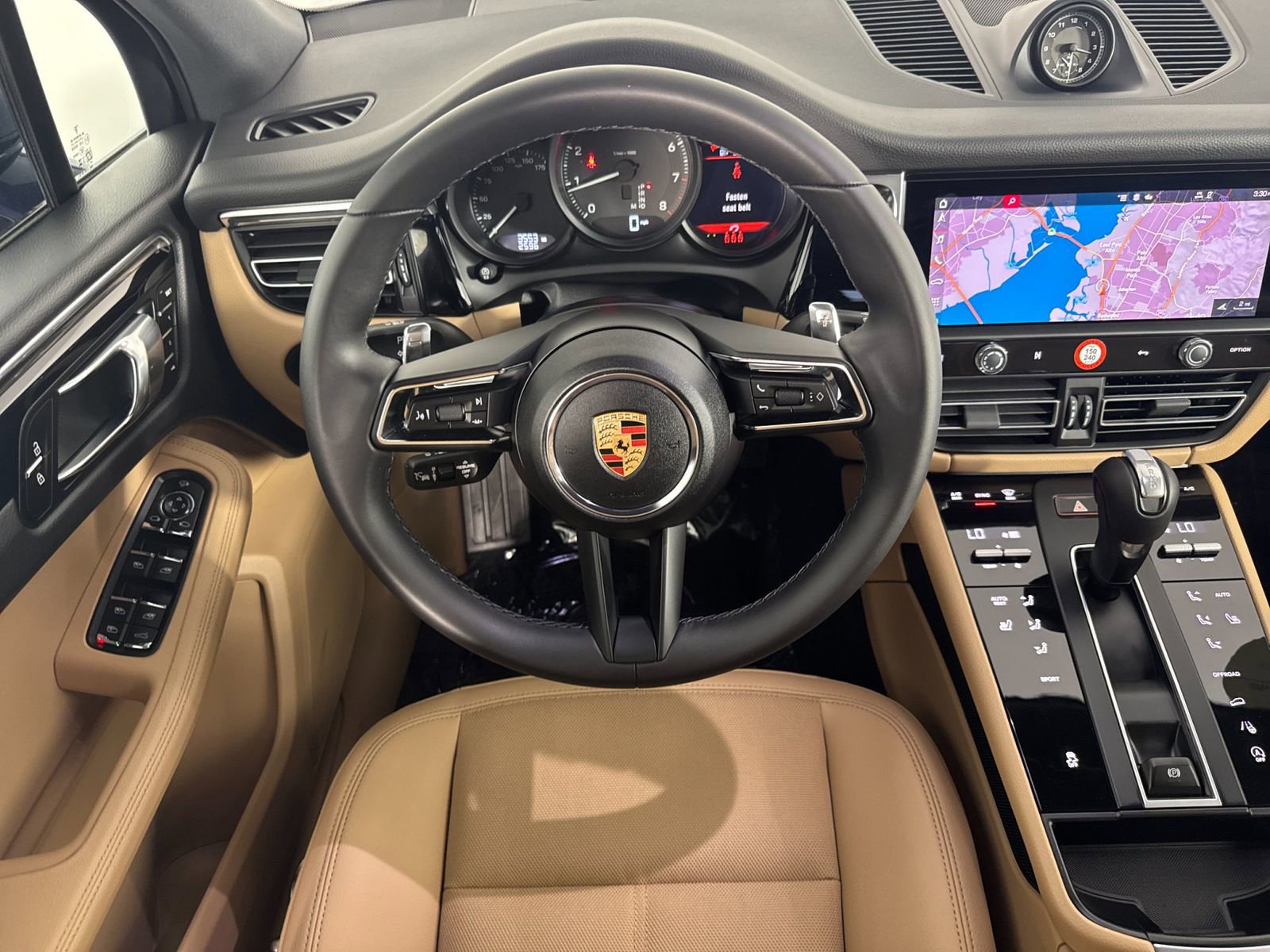 Certified 2025 Porsche Macan image 16