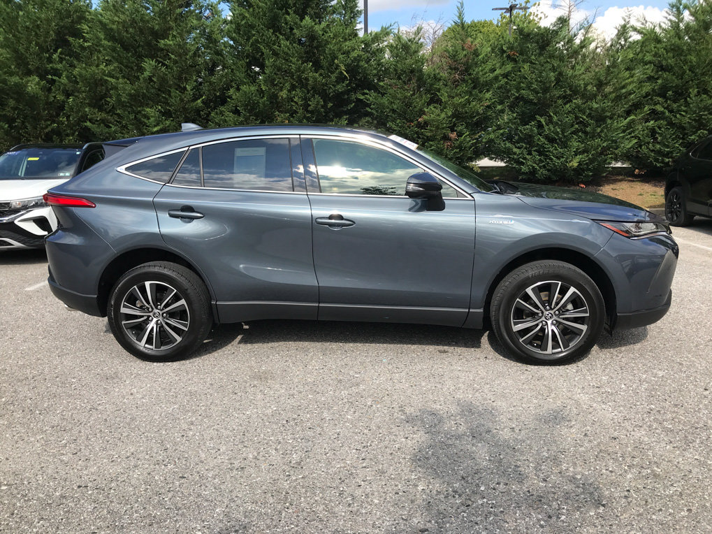 Certified 2021 Toyota Venza LE AWD/4WD image 8