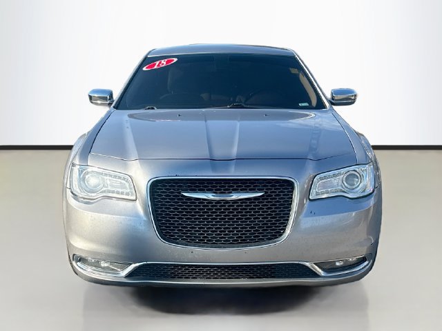 Used 2018 Chrysler 300 Limited RWD image 3