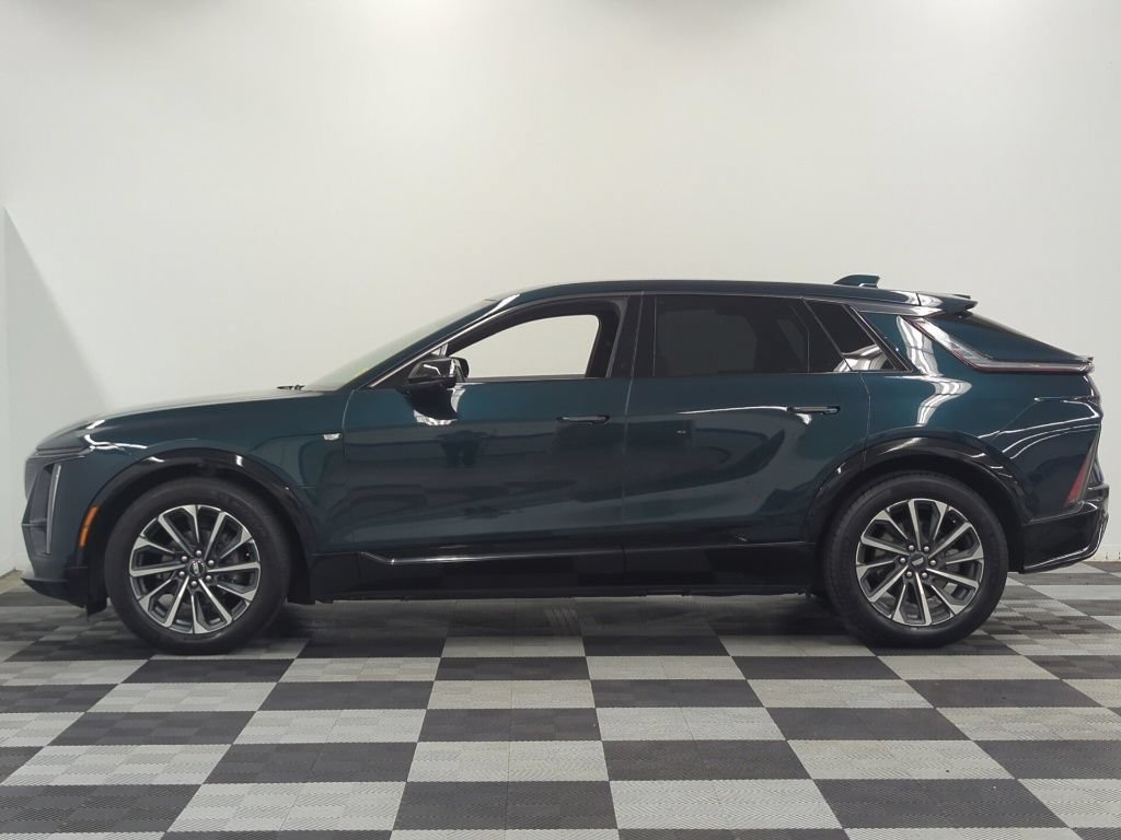 Used 2024 Cadillac Lyriq Sport AWD/4WD image 4