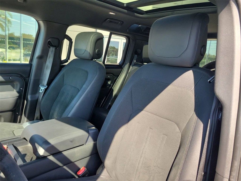 Certified 2023 Land Rover Defender 110 V8 image 25