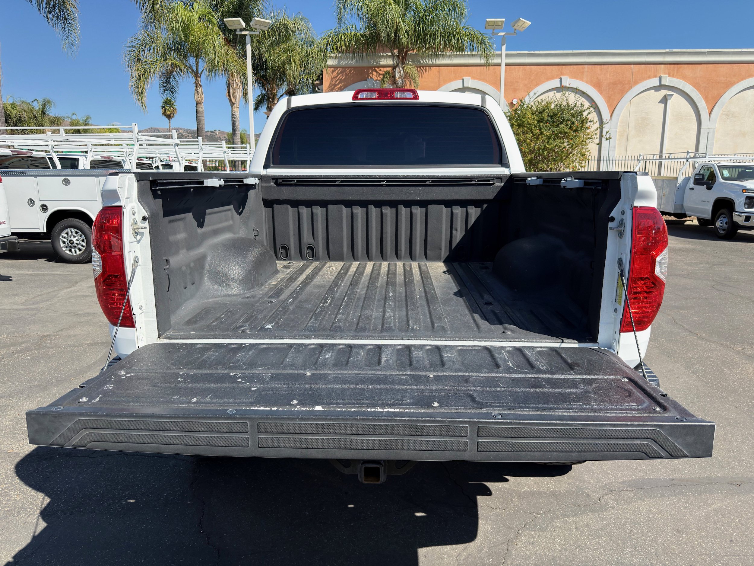Used 2018 Toyota Tundra Limited w/ Limited Premium Package AWD/4WD image 48