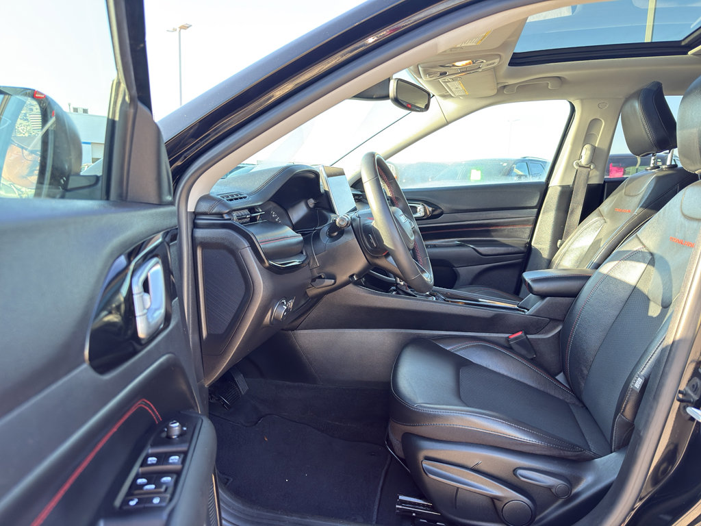 Used 2022 Jeep Compass Trailhawk w/ Sun and Sound Group image 11