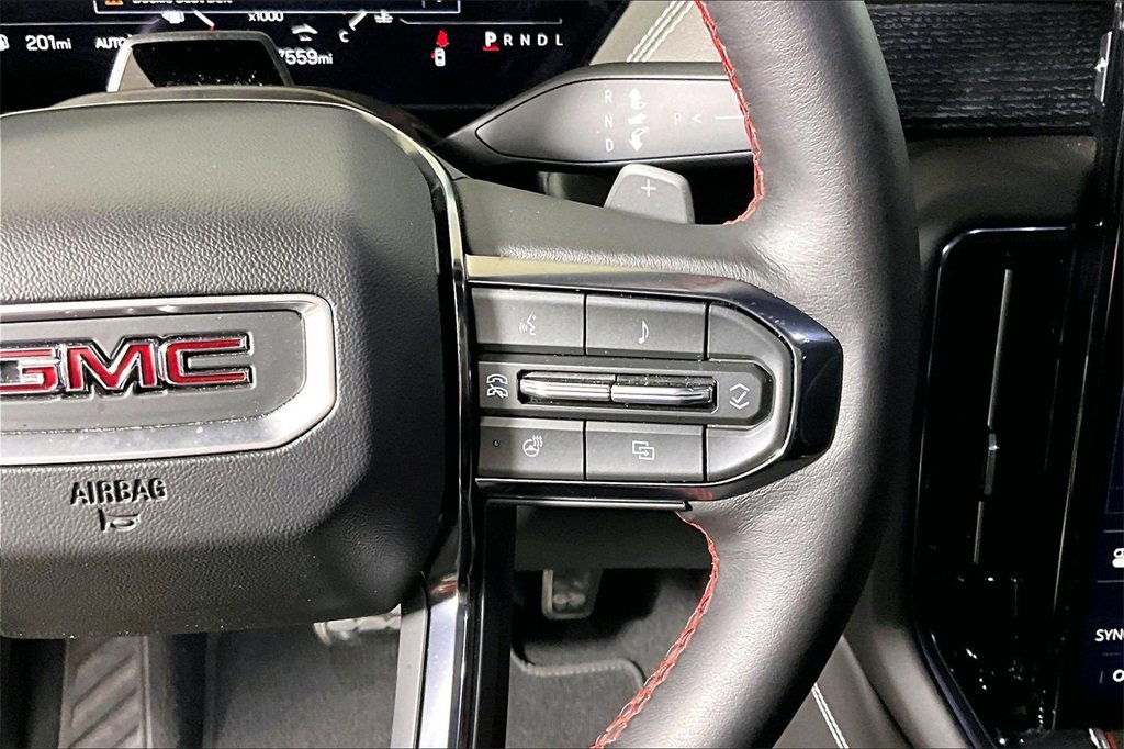 Used 2025 GMC Yukon AT4 Ultimate image 15