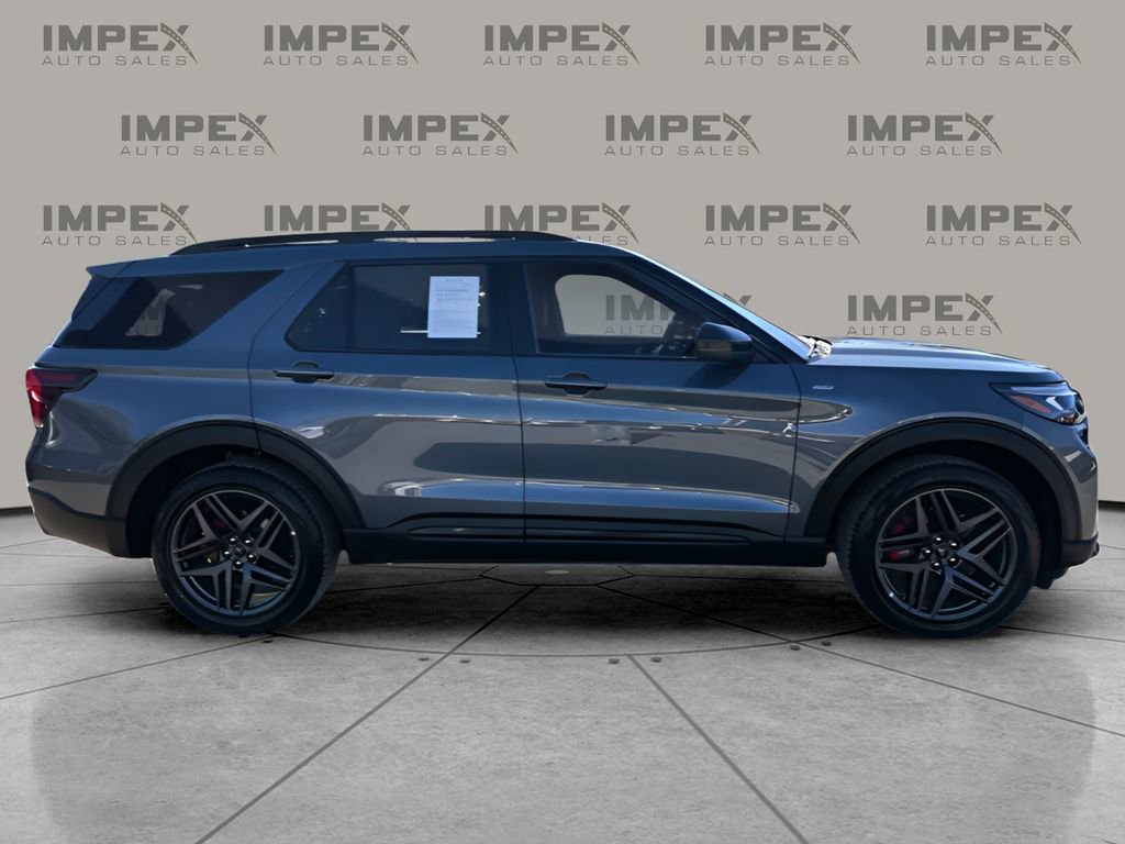 Used 2025 Ford Explorer ST-Line w/ ST-Line Street Pack image 6