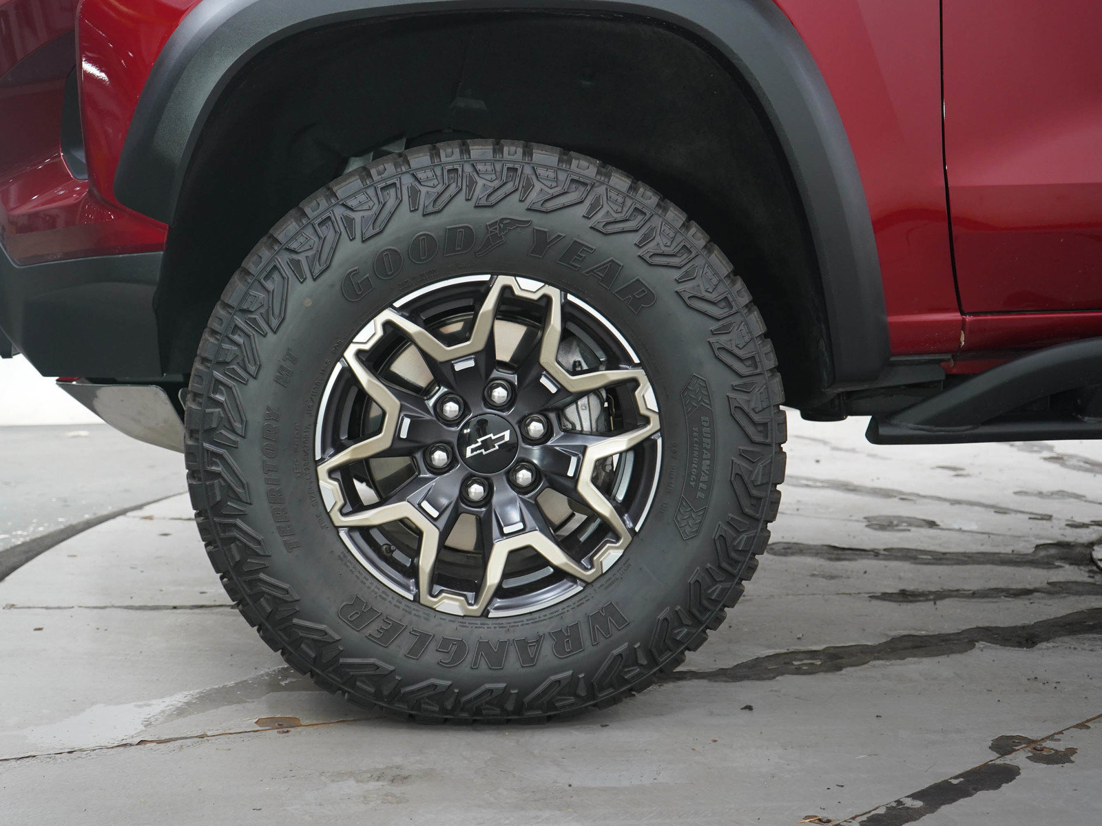 Used 2025 Chevrolet Colorado ZR2 w/ Technology Package AWD/4WD image 27