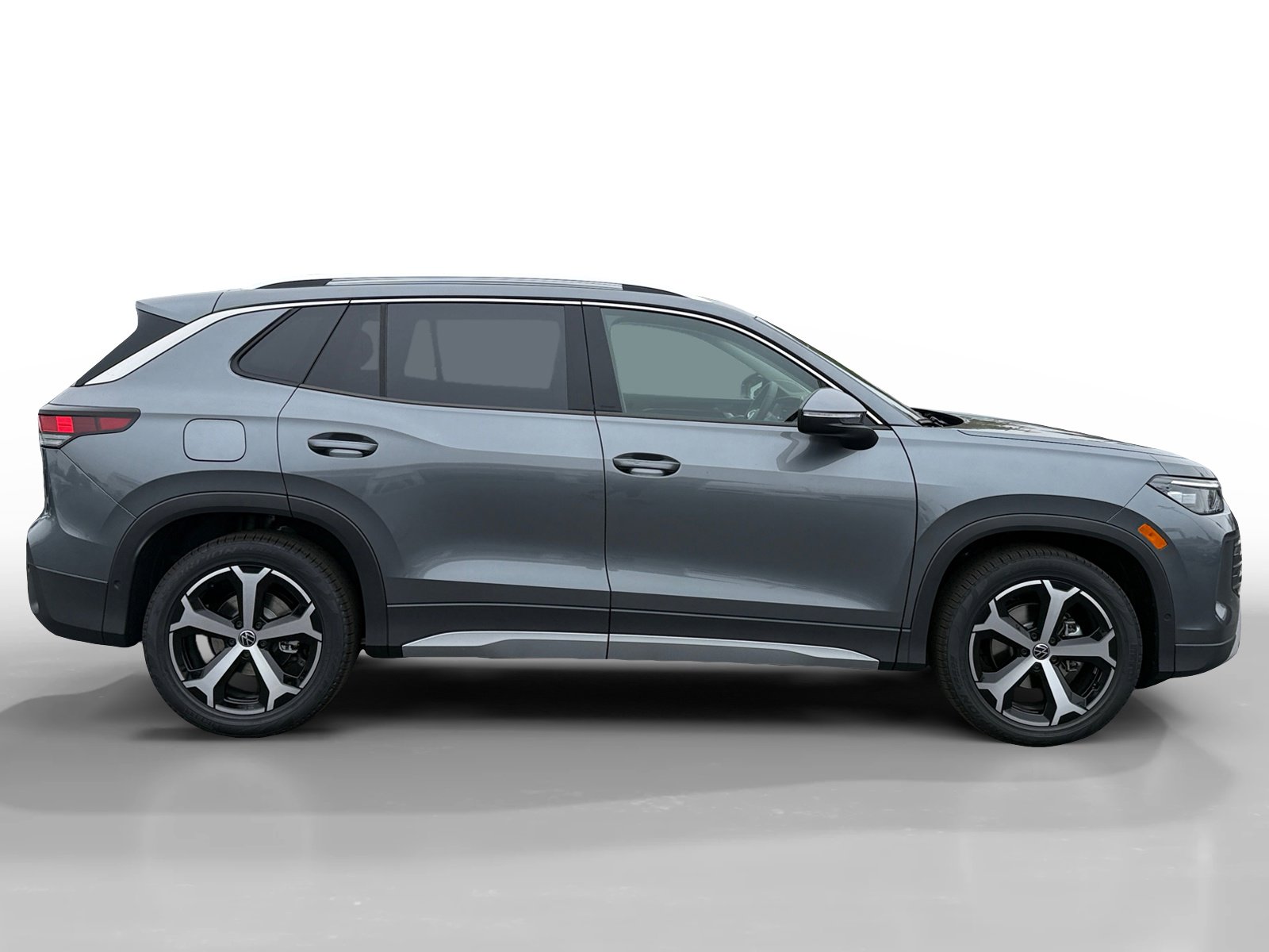 New 2026 Volkswagen Tiguan SE FWD image 6