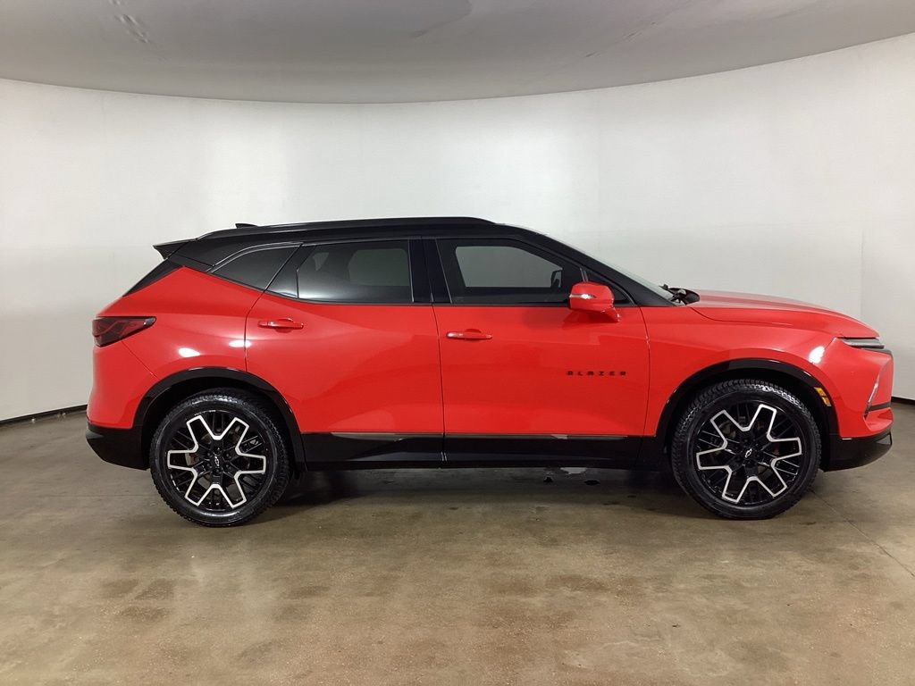 Used 2023 Chevrolet Blazer RS w/ Driver Confidence II Package AWD/4WD image 4