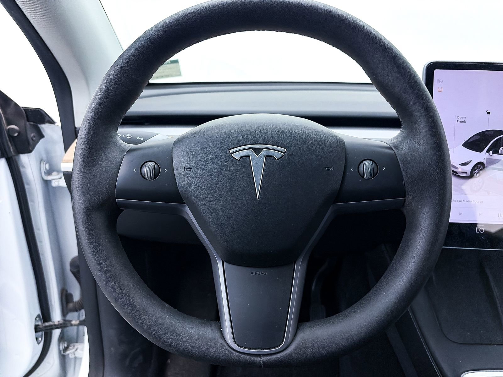 Used 2022 Tesla Model Y Long Range image 26