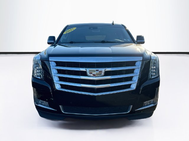 Used 2017 Cadillac Escalade Luxury AWD/4WD image 2