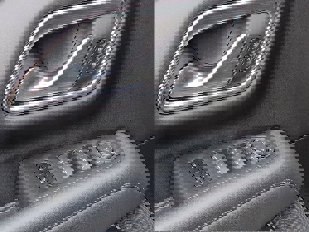 Used 2022 Chevrolet Tahoe Z71 w/ Off-Road Capability Package image 17