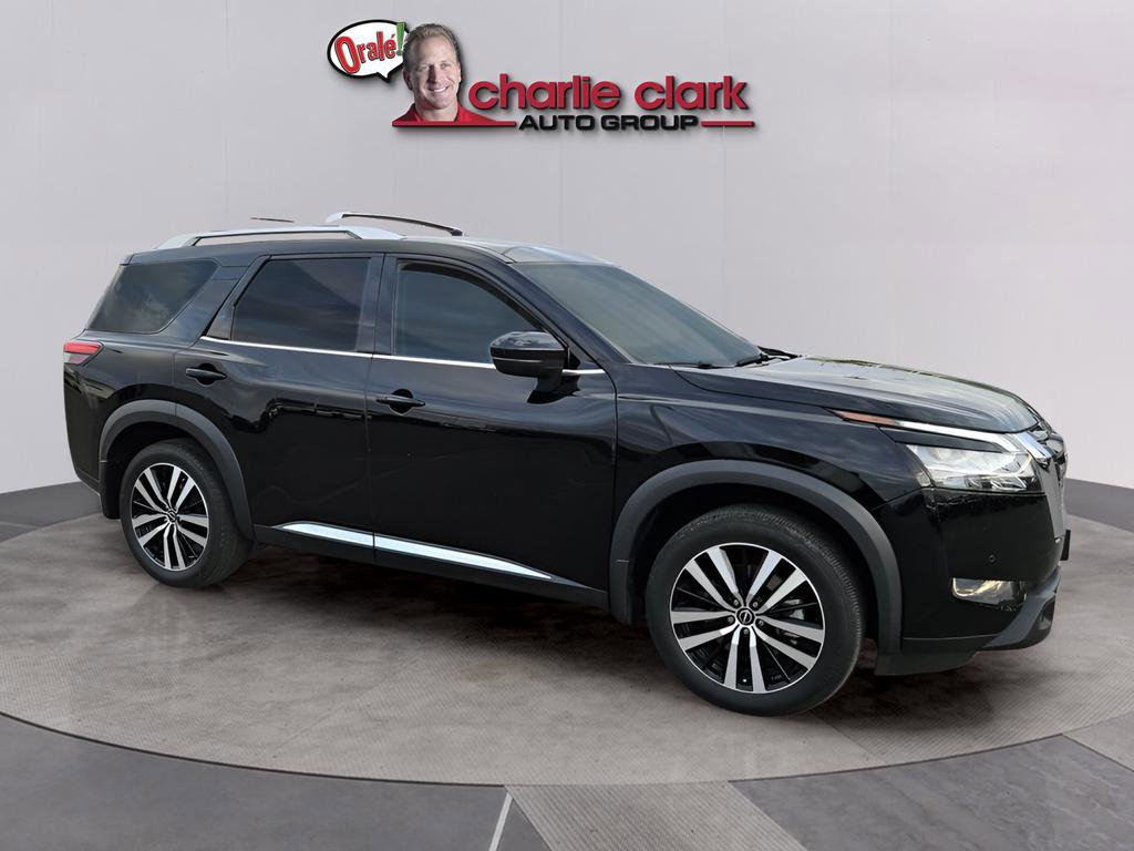 Used 2024 Nissan Pathfinder Platinum image 8