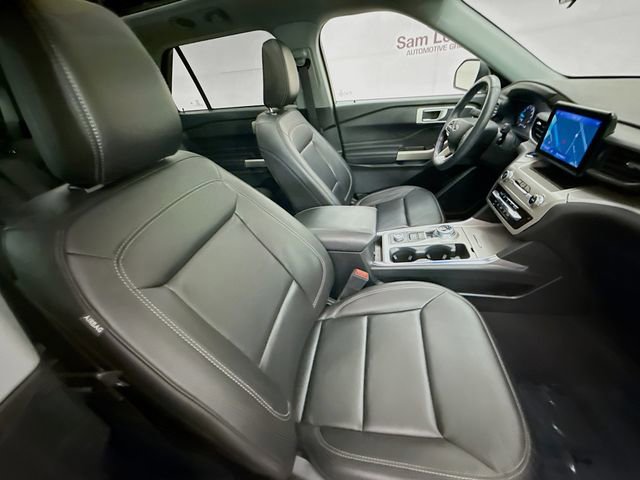 Used 2023 Ford Explorer XLT w/ Equipment Group 202A image 28
