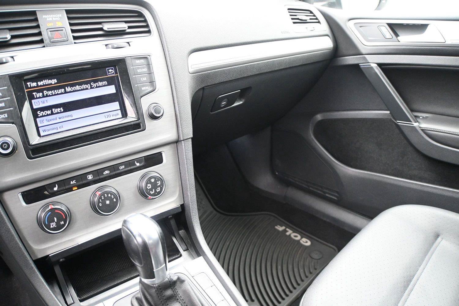 Used 2015 Volkswagen Golf SE FWD image 5
