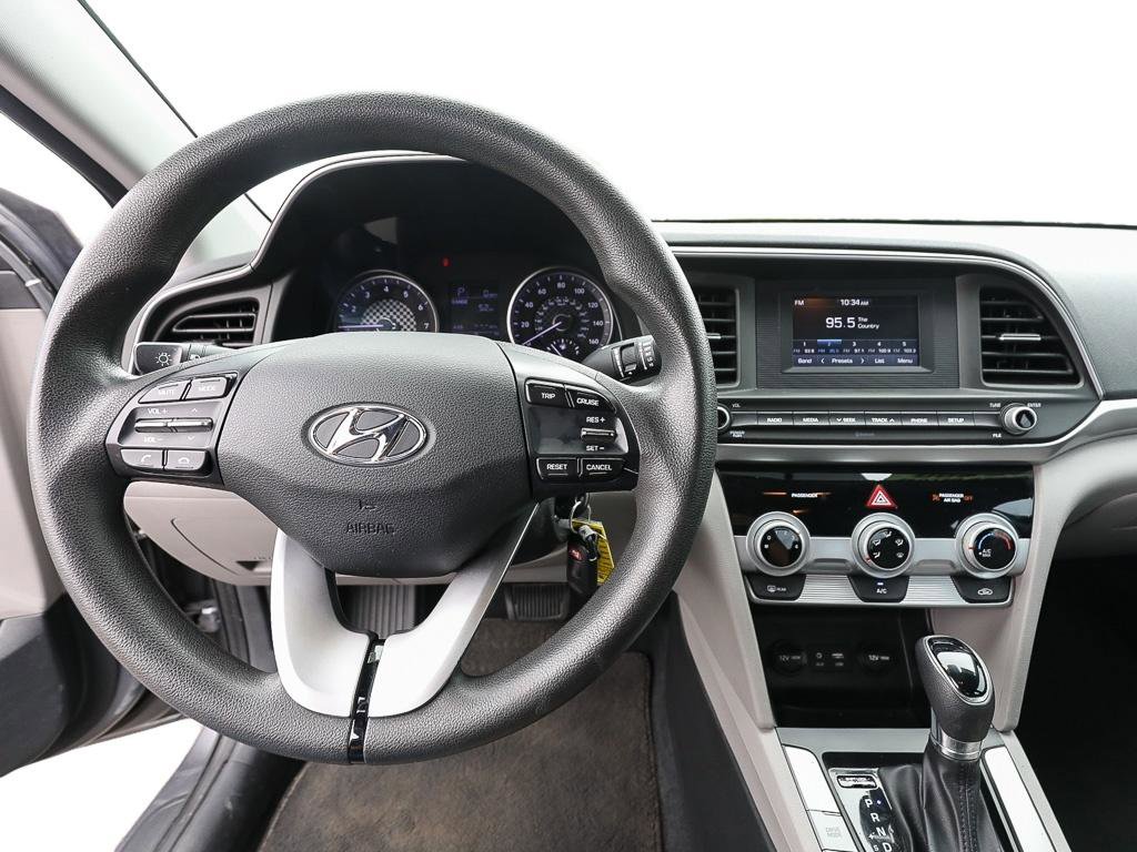 Used 2019 Hyundai Elantra SE FWD image 12