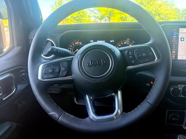 Used 2025 Jeep Wrangler Unlimited Sahara AWD/4WD image 20