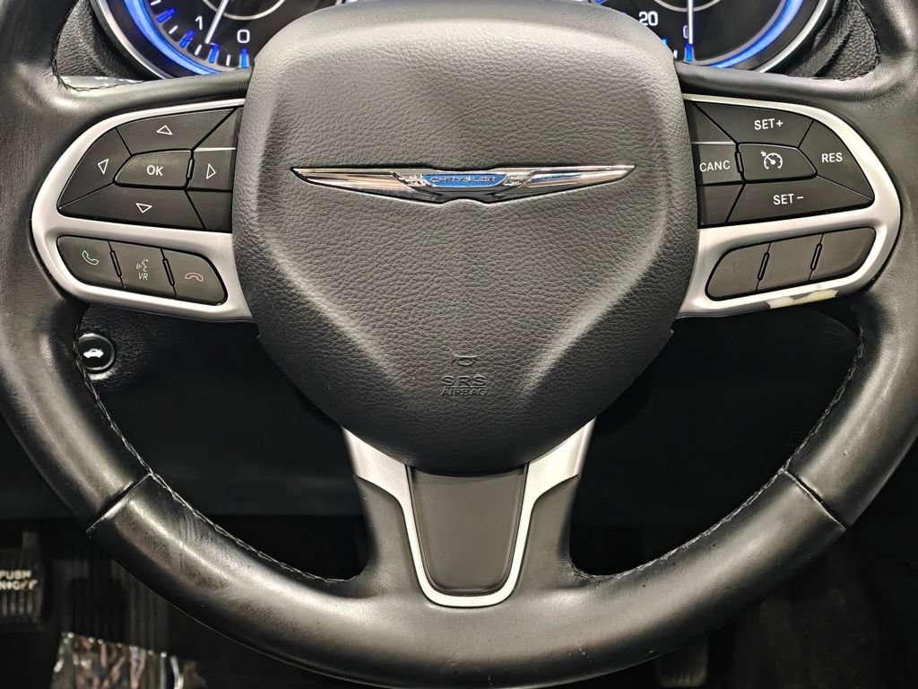 Used 2017 Chrysler 300 Touring w/ Value Package RWD image 5
