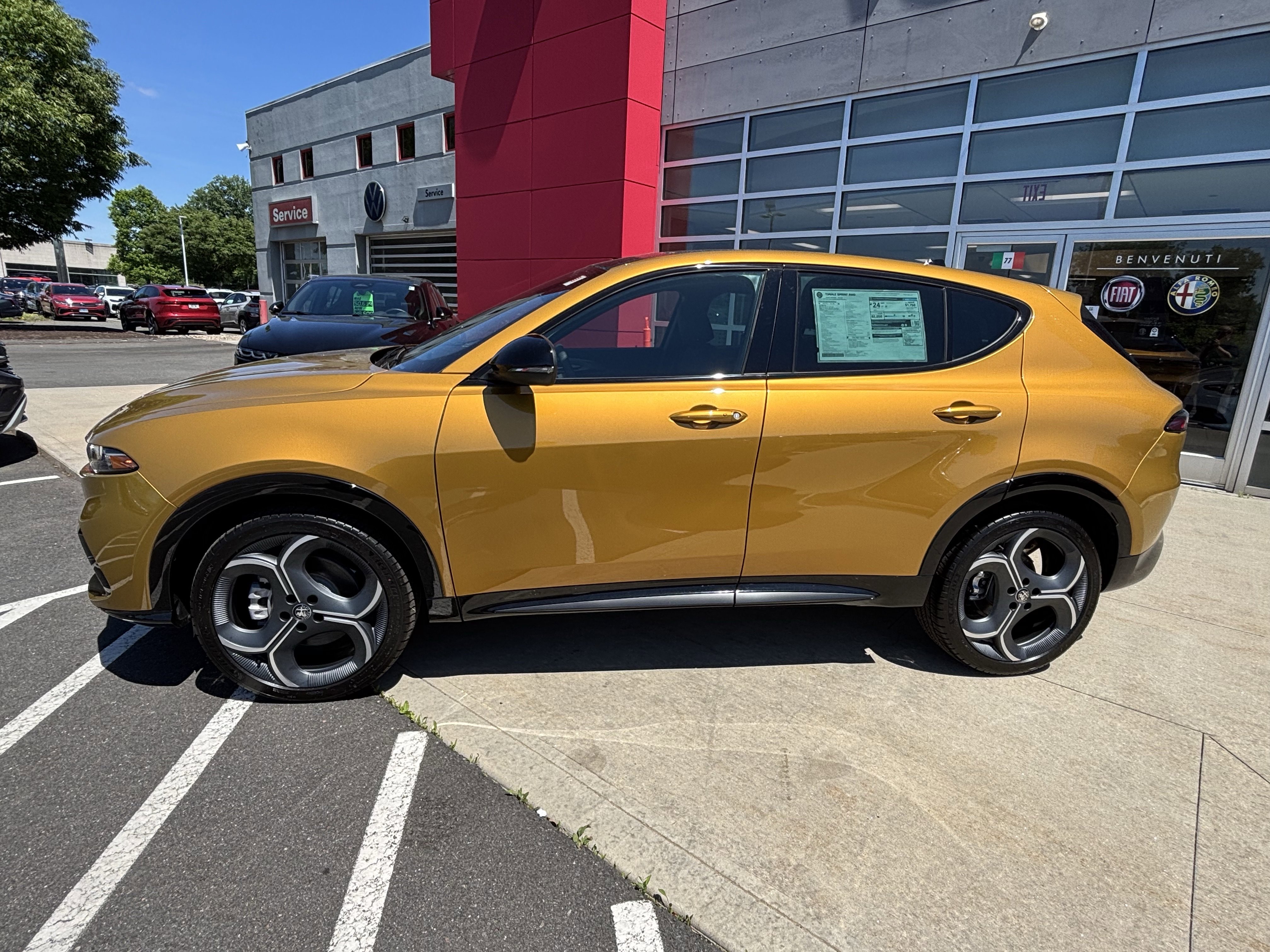 New 2026 Alfa Romeo Tonale w/ Black Premium Package AWD/4WD image 4