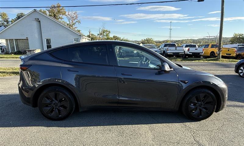 Used 2024 Tesla Model Y Long Range image 6