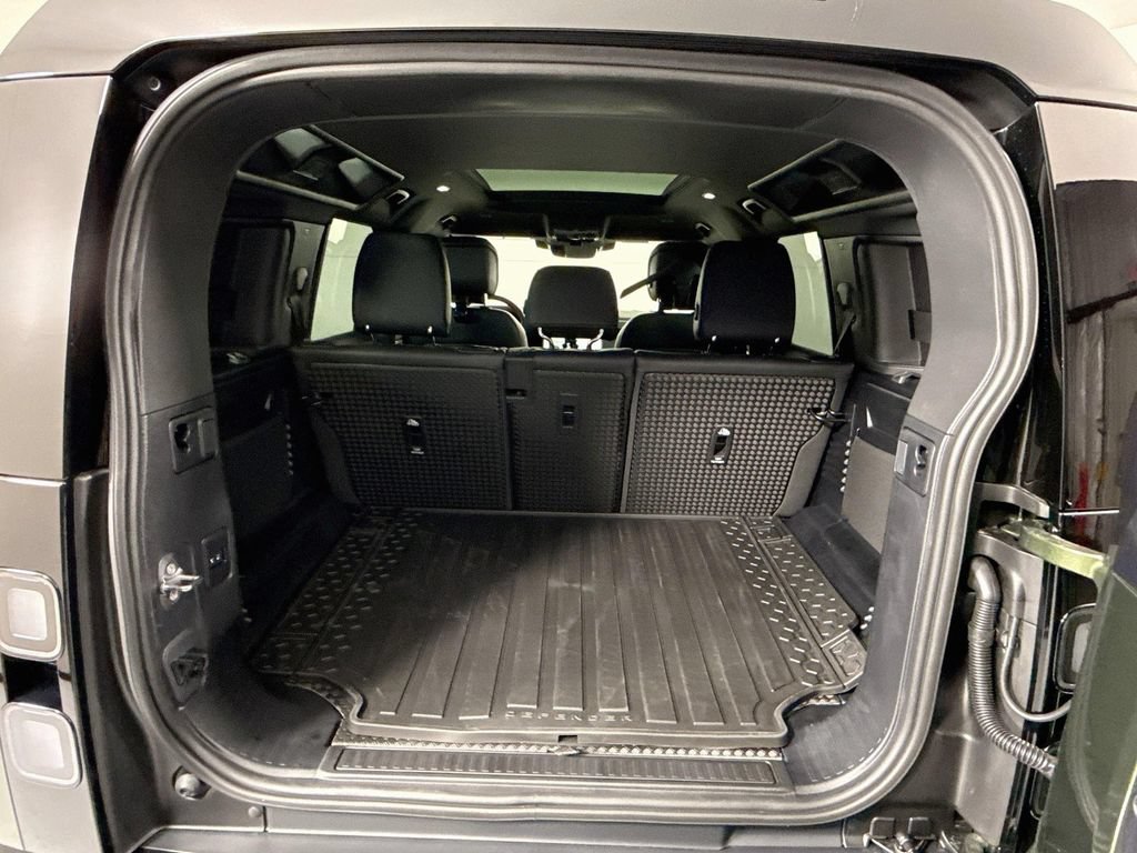 New 2026 Land Rover Defender 110 X-Dynamic SE AWD/4WD image 28