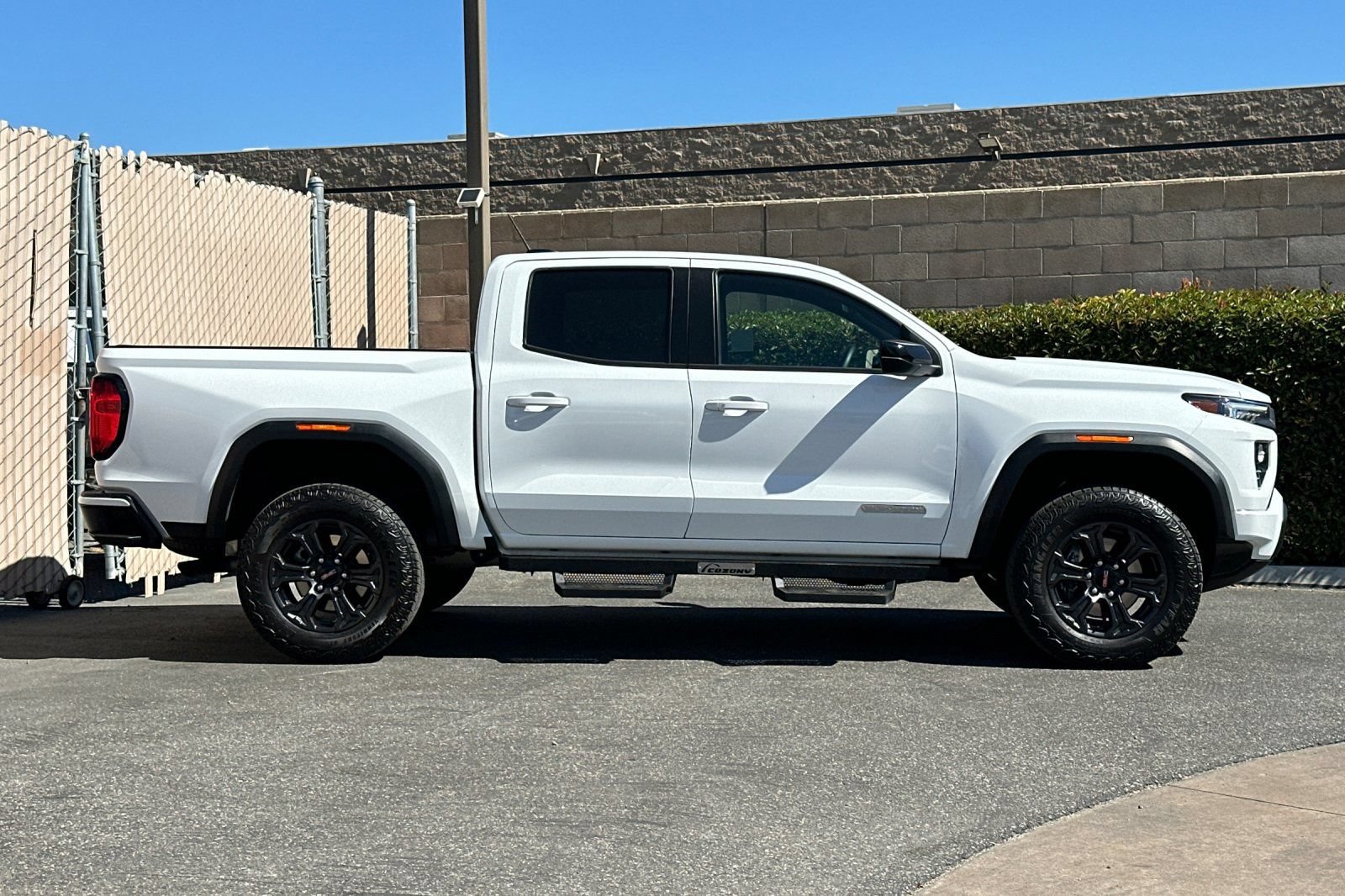 Certified 2024 GMC Canyon Elevation w/ Trailering Package RWD image 3