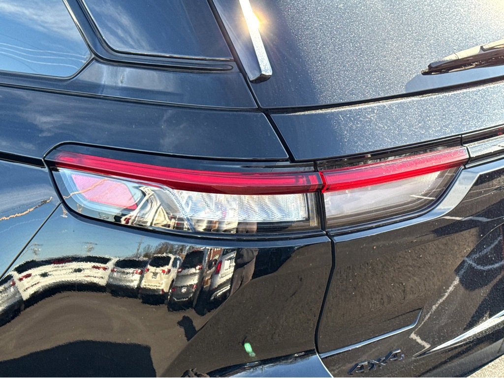 Certified 2023 Jeep Grand Cherokee Limited w/ Black Appearance Package image 6