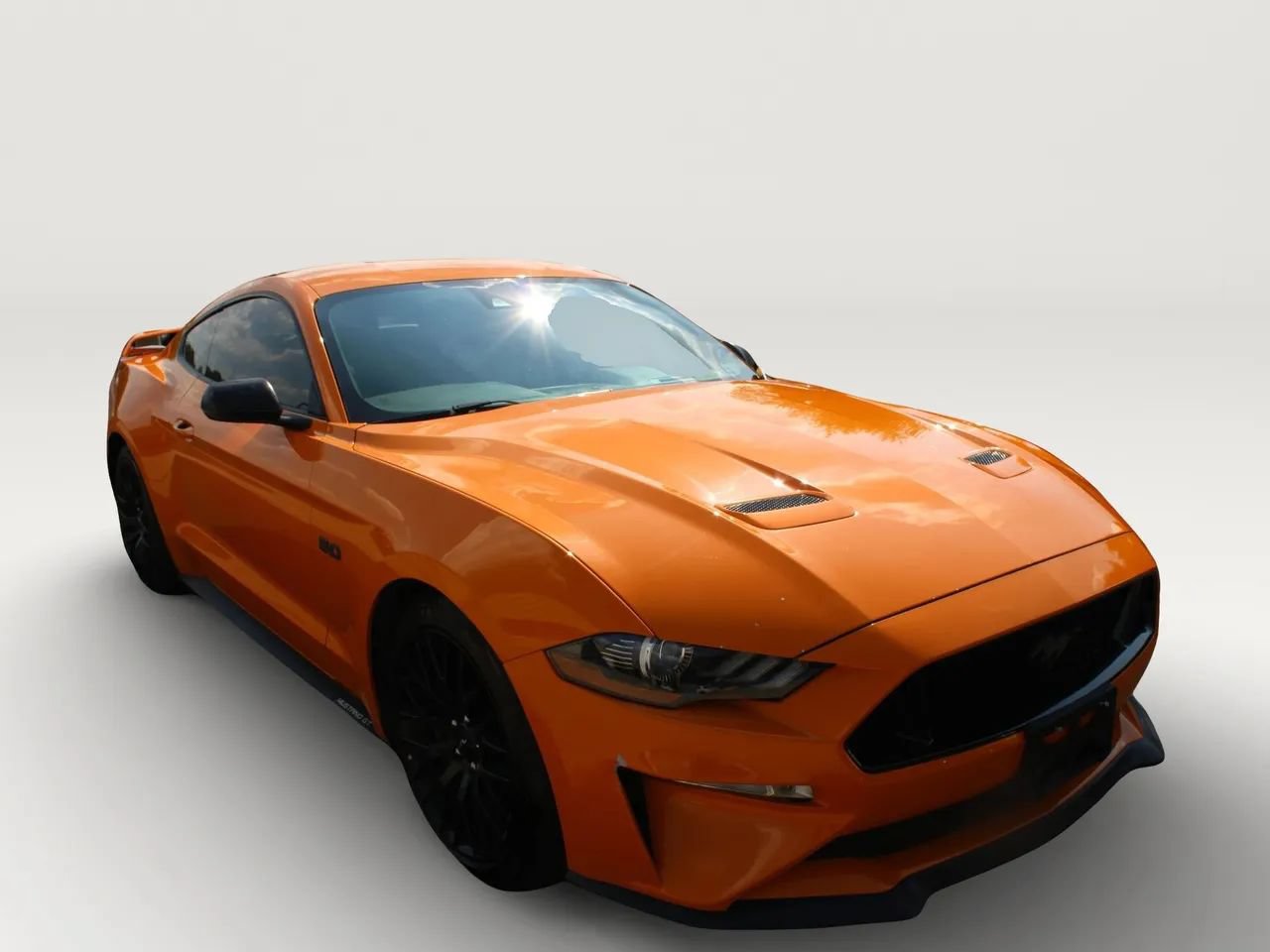 Used 2018 Ford Mustang GT Premium w/ GT Performance Package RWD image 14