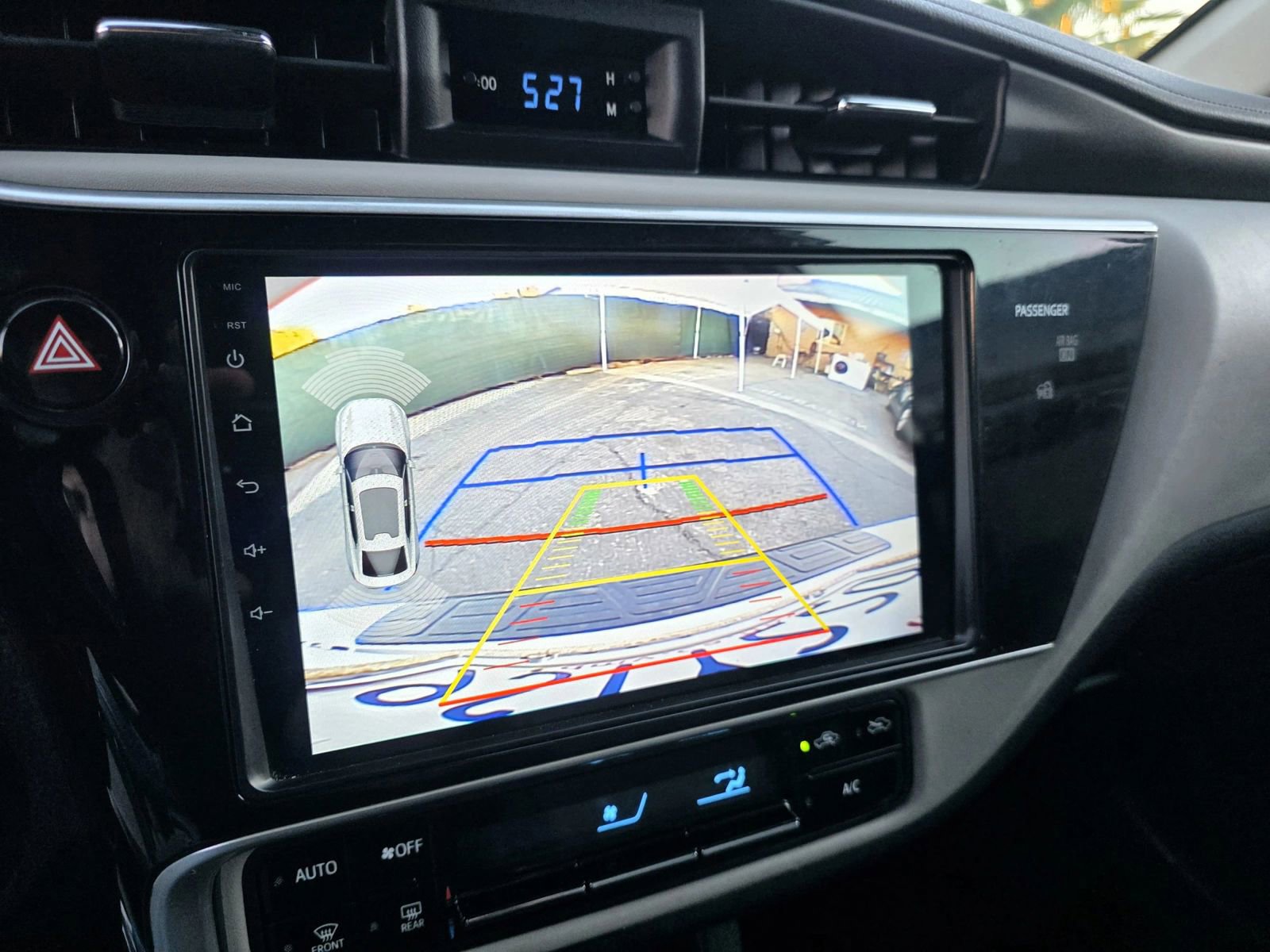 Used 2017 Toyota Corolla SE image 8