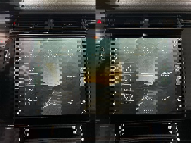 Used 2024 Land Rover Range Rover Velar Dynamic SE image 13