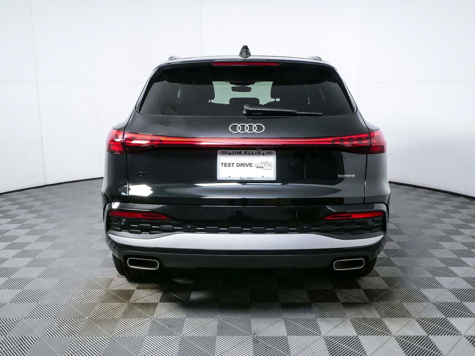 Used 2025 Audi Q5 Premium w/ Convenience Package AWD/4WD image 32