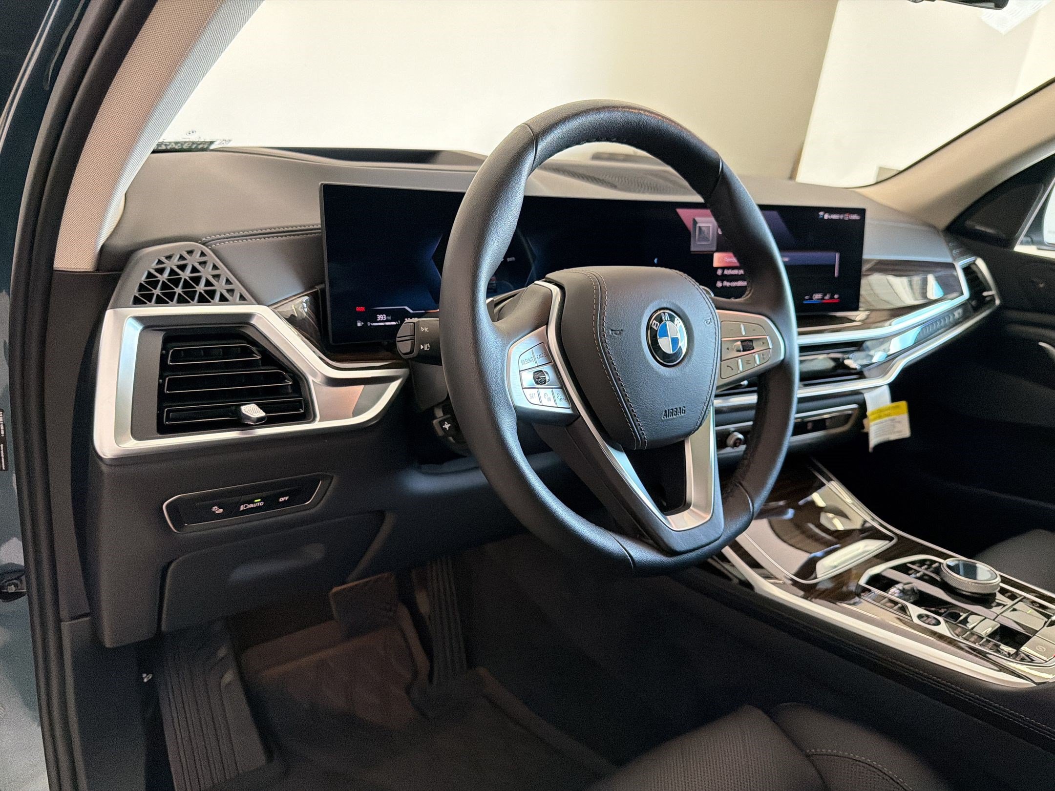 Used 2026 BMW X7 xDrive40i w/ Executive Package AWD/4WD image 4