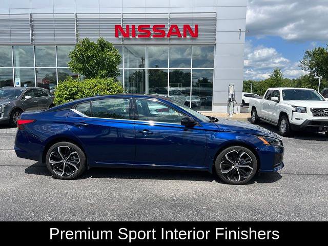 Certified 2024 Nissan Altima 2.5 SR w/ SR Premium Package AWD/4WD image 17