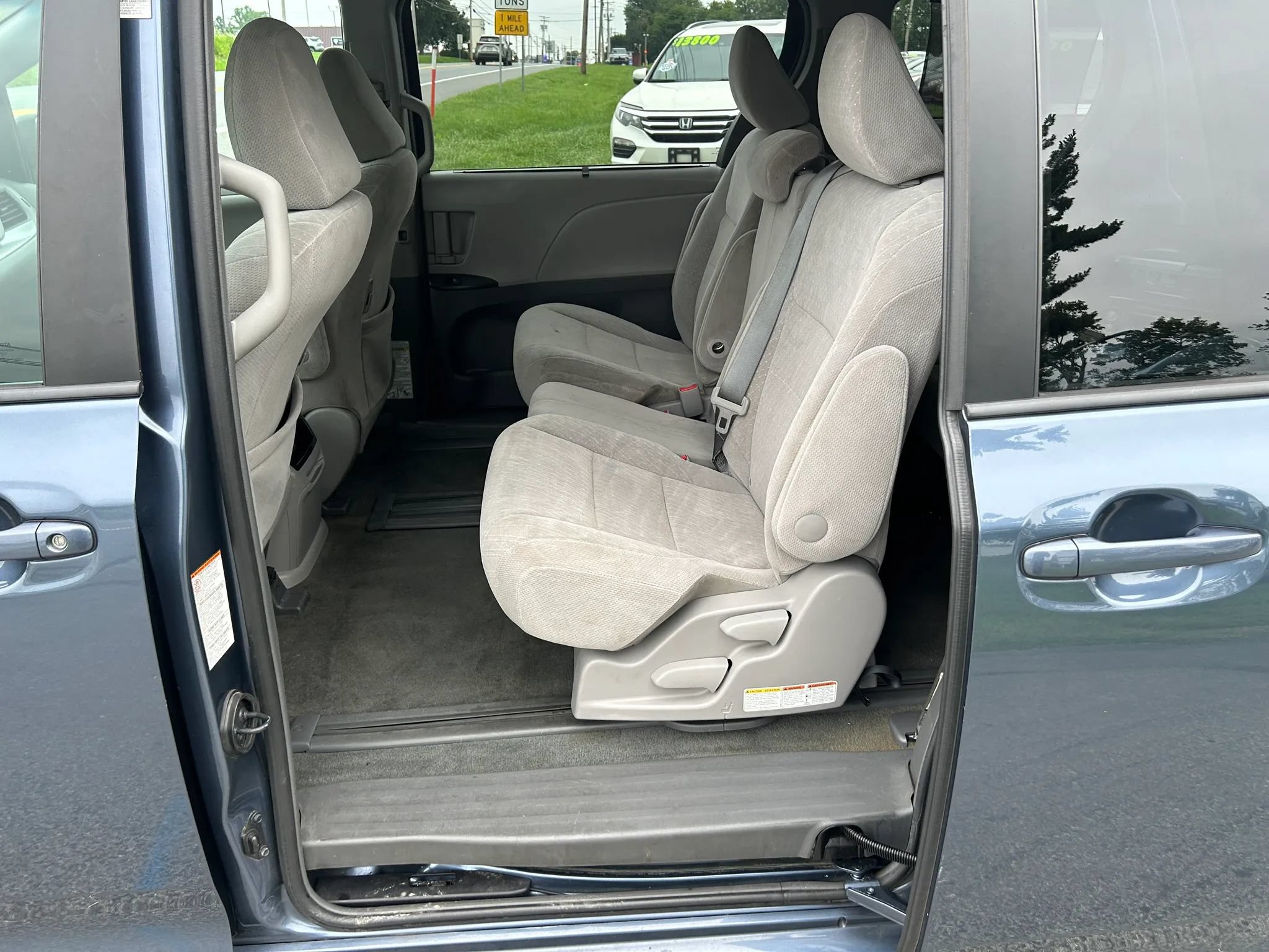 Used 2017 Toyota Sienna LE FWD image 13