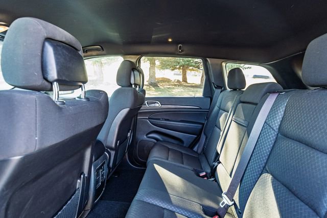 Used 2021 Jeep Grand Cherokee Laredo AWD/4WD image 19