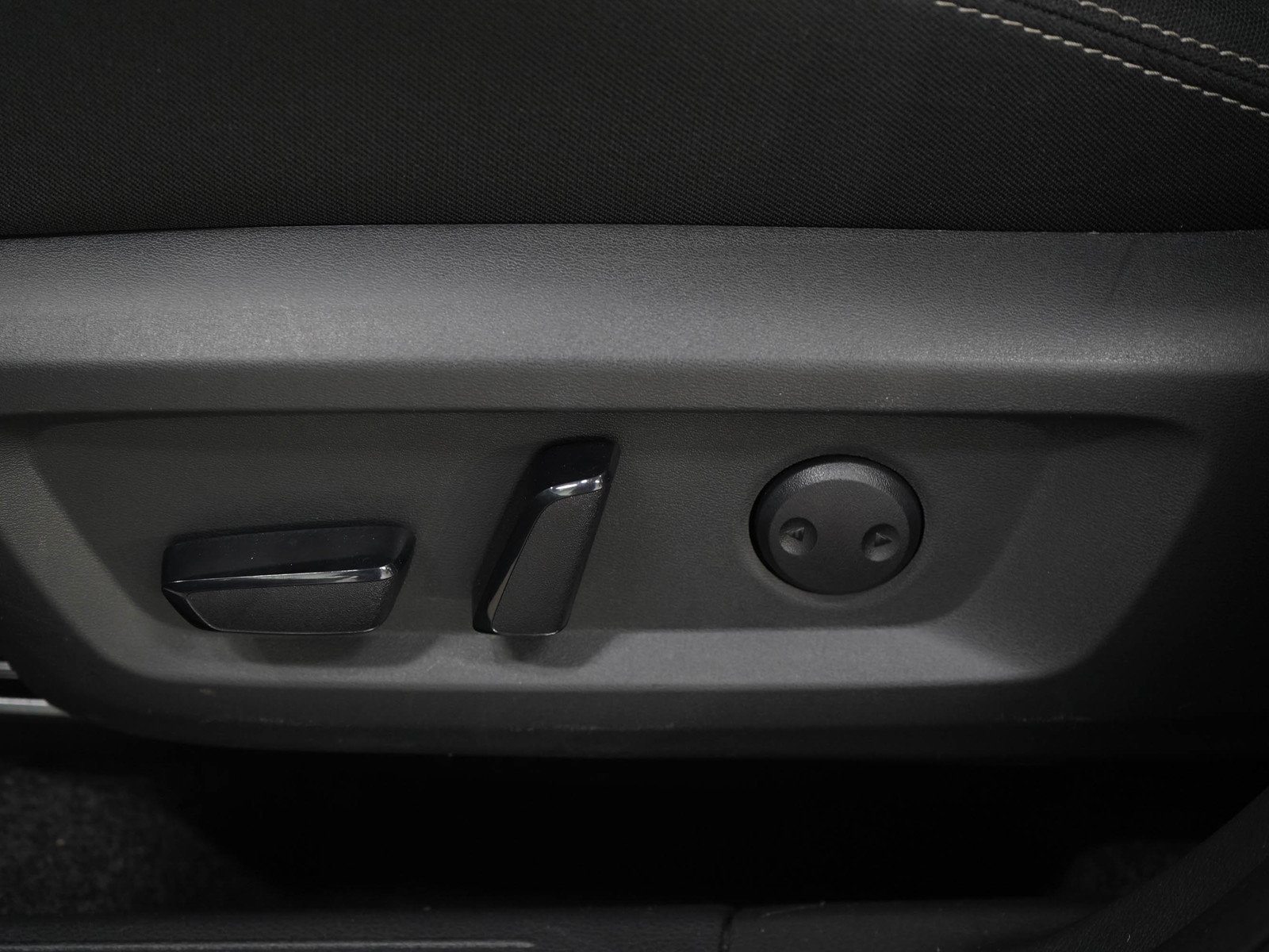 Used 2024 Nissan Rogue SV AWD/4WD image 24