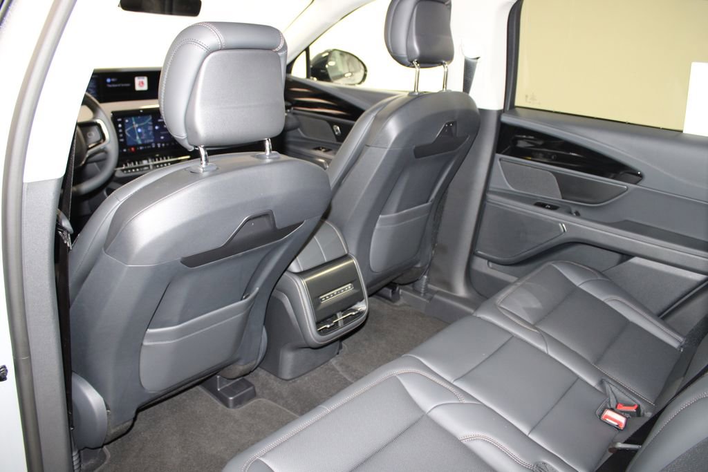 New 2026 Lincoln Nautilus Premier image 26