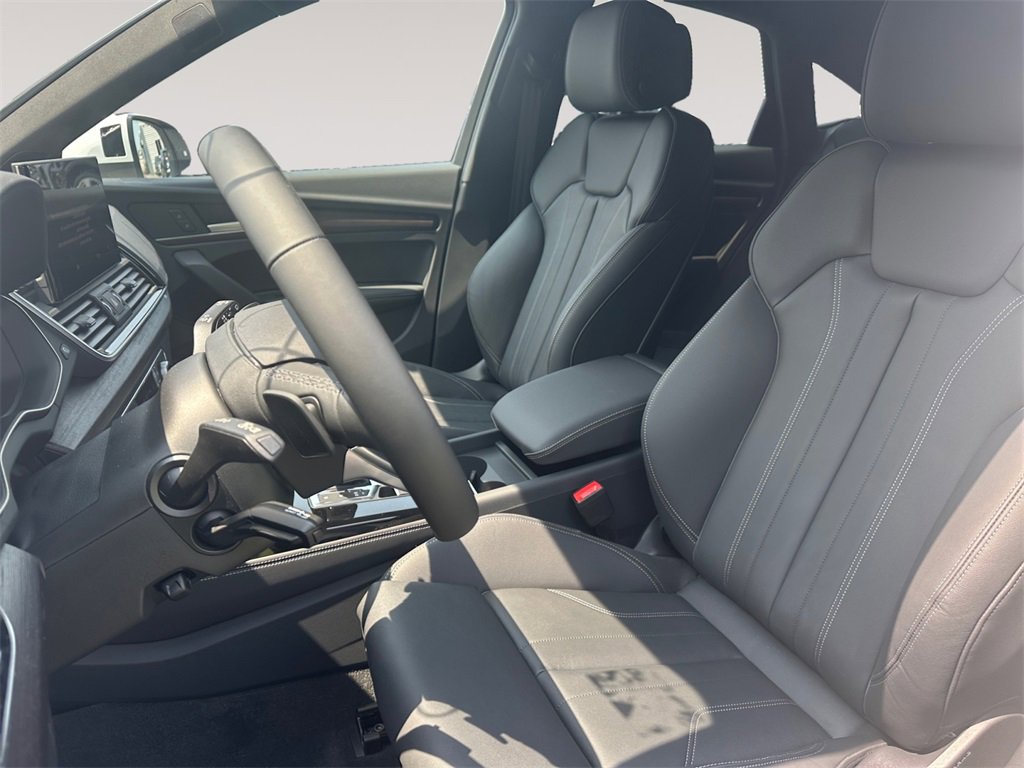 Certified 2025 Audi Q5 2.0T Premium Plus w/ Premium Plus Package image 9