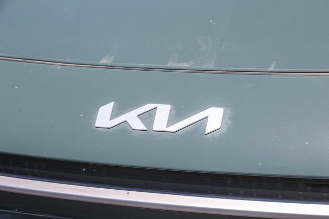 New 2026 Kia Niro EX FWD image 13