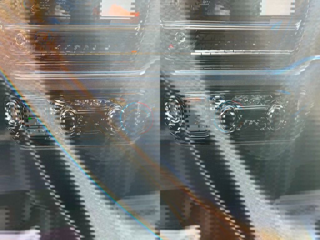 New 2025 GMC Sierra 1500 Elevation image 6